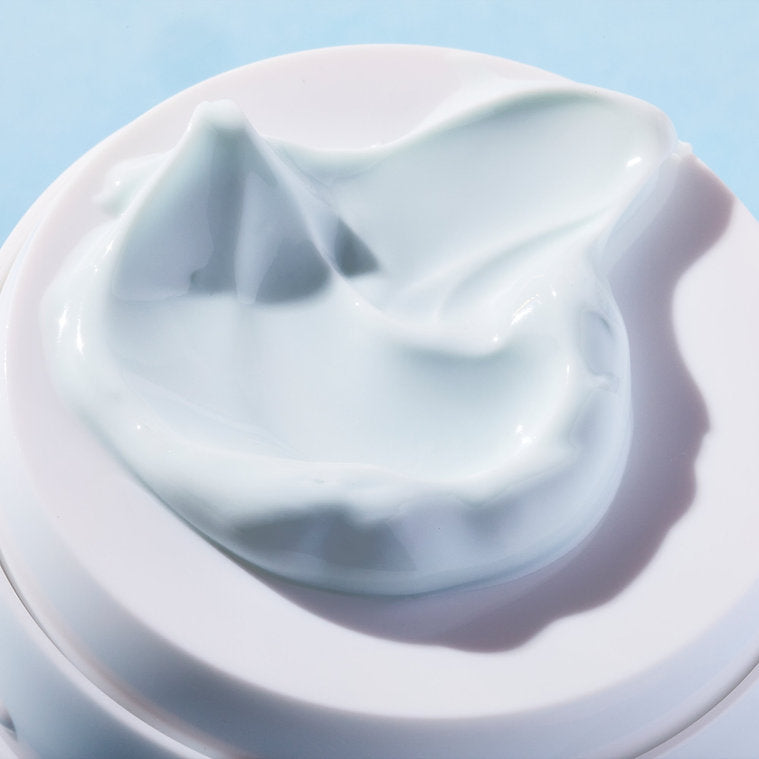 Full Spectrum 360º Refreshing Water Cream with a smooth, hydrating texture displayed on a white container.