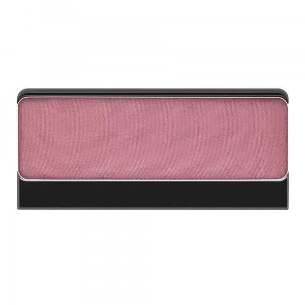 Malu Wilz Blush compact in soft pink shade, finely milled powder for a natural flush and radiant complexion.