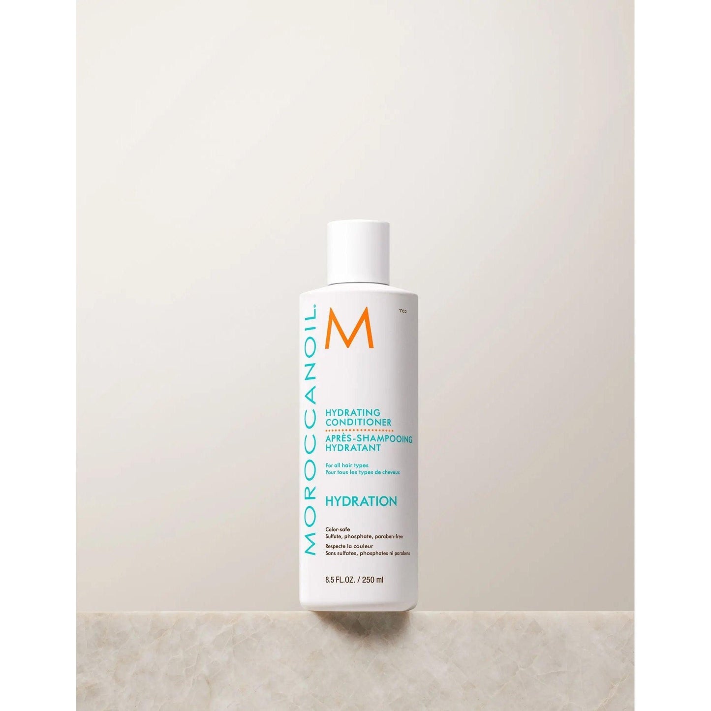 Moroccanoil Hydrating Conditioner bottle for daily moisture and smoothing, enriched with argan oil and vitamins A and E.
