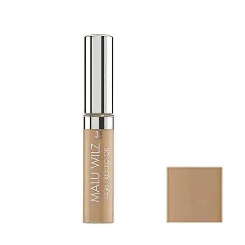Malu Wilz Light Reflector 4.5ml makeup product for luminous glow and natural illumination on skin.
