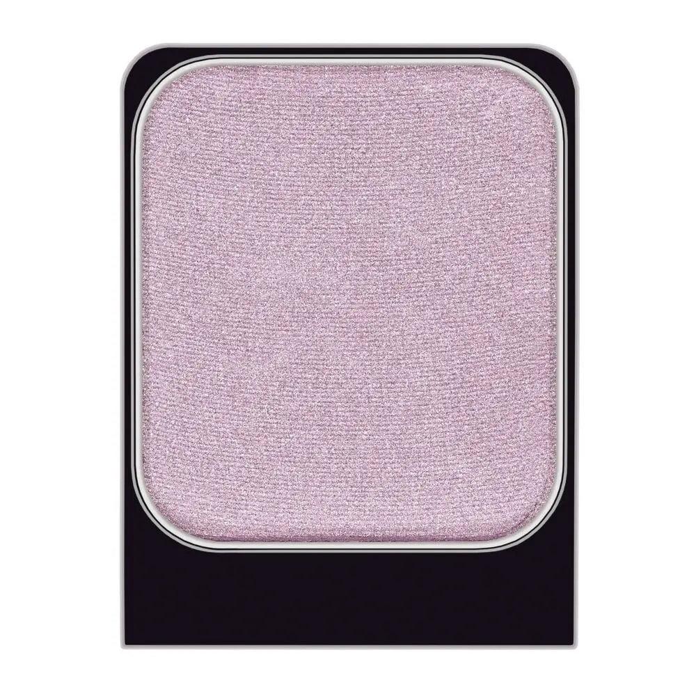 Malu Wilz high-quality eyeshadow powder in a soft pink shade, perfect for creating stunning eye makeup looks.