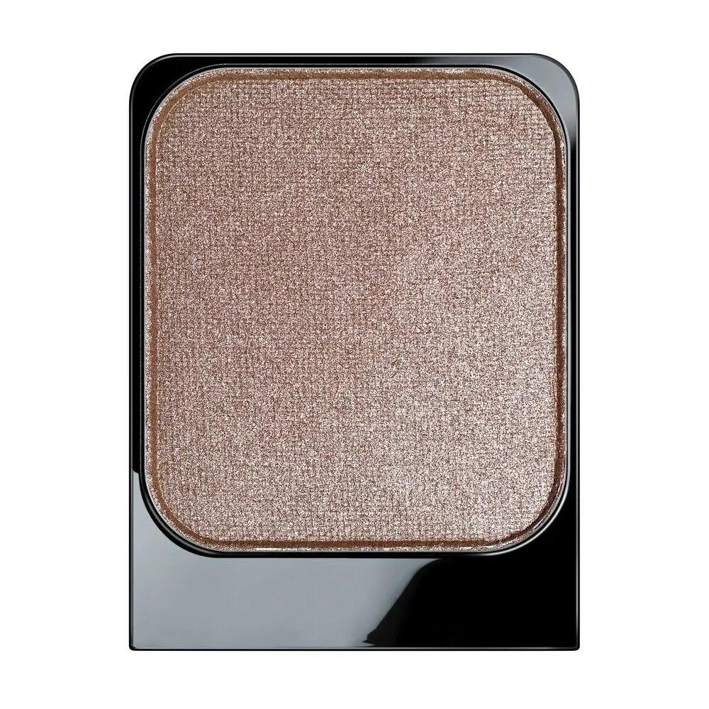 Malu Wilz high-quality eyeshadow powder in a shimmering taupe shade in sleek black compact. Perfect for stunning eye looks.