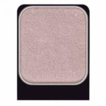 Malu Wilz high-quality eyeshadow powder in a shimmering light beige shade for vibrant eye makeup looks.