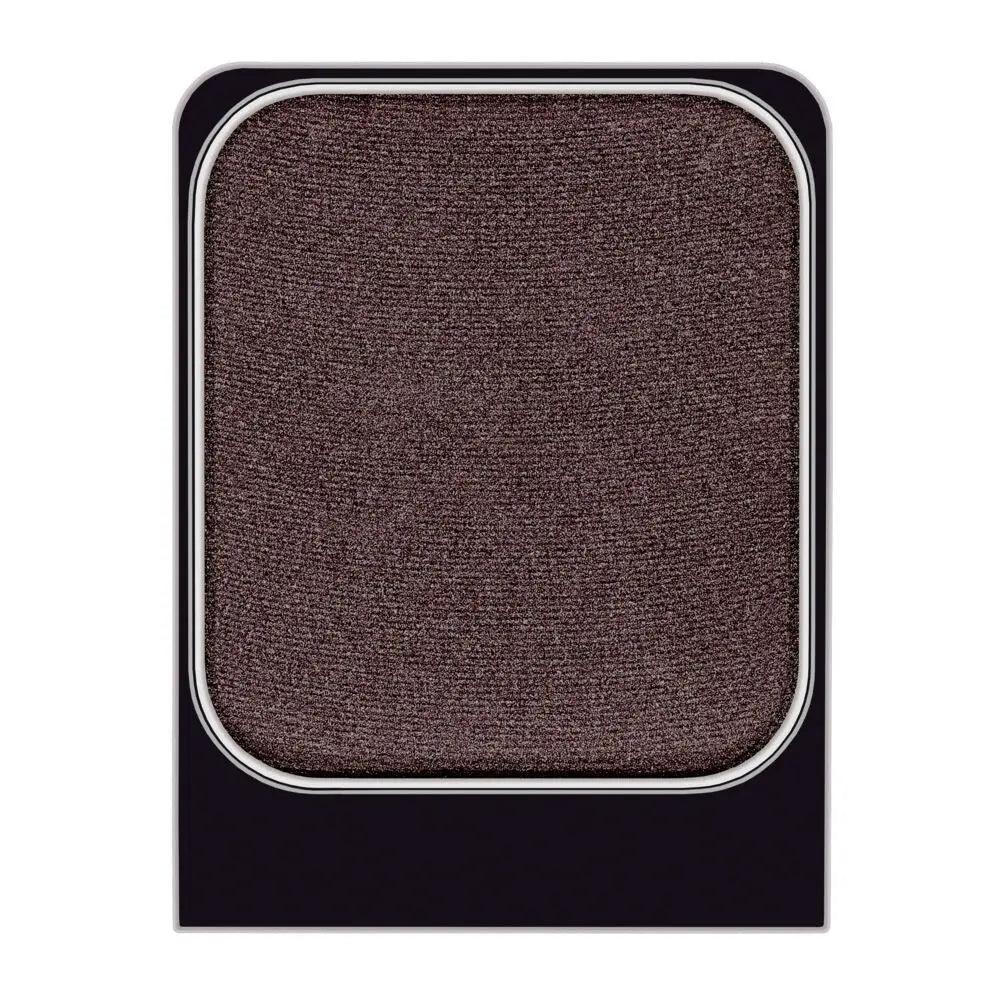 Malu Wilz Eyeshadow in rich brown shade, perfect for adding dimension to eye makeup looks.