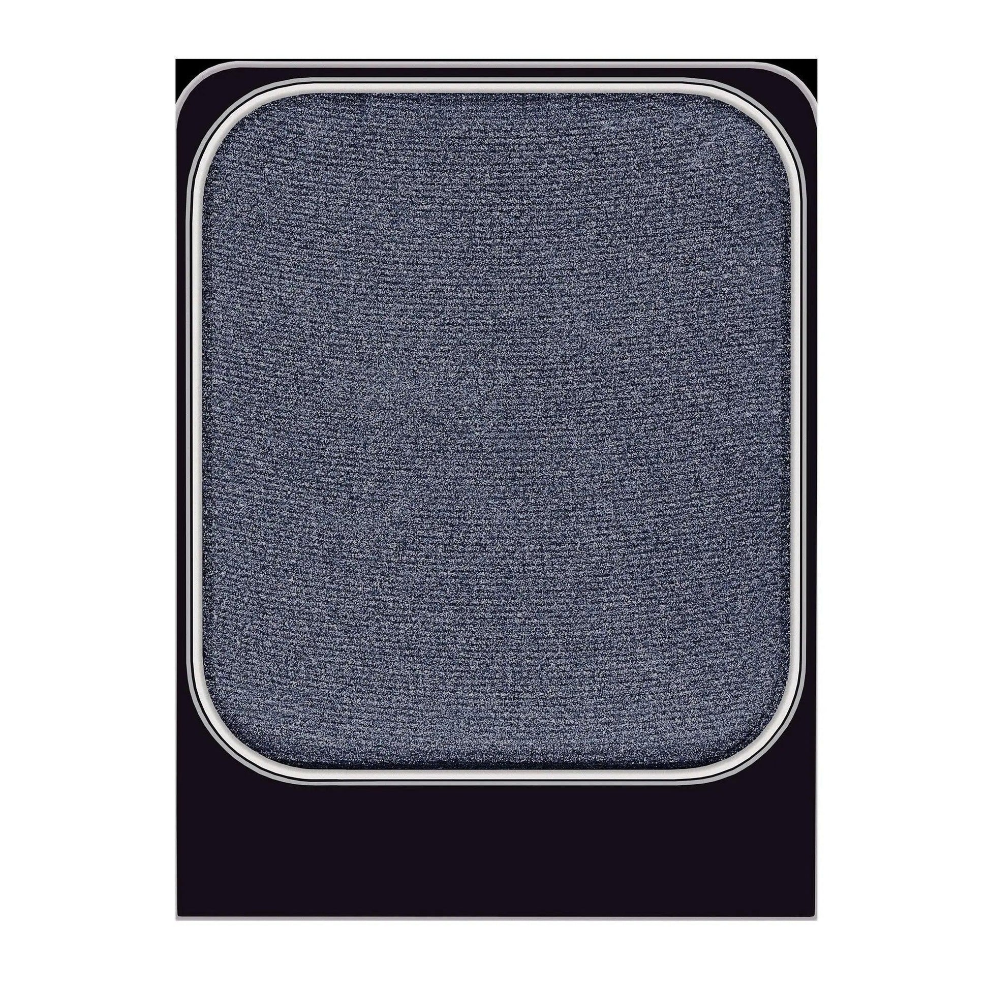 Malu Wilz high-quality eyeshadow powder in deep navy shade, perfect for creating stunning eye looks.