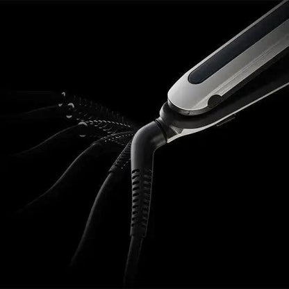 L’Oréal Professionnel Steampod 3.0 with steam technology designed for smooth hair styling and reduced damage.