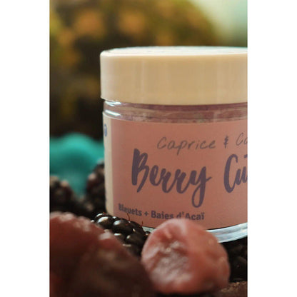 Lip scrub Berry Cute jar featuring Acai Berries and Blueberries, ideal for smooth and hydrated lips.