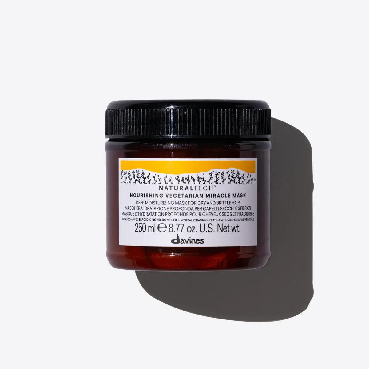 Nourishing Vegetarian Miracle Mask jar for moisturizing dry, brittle hair, 250 ml by Davines.